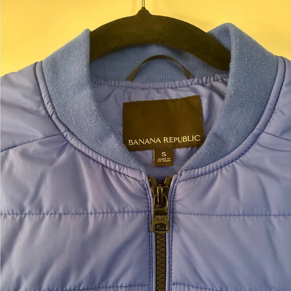 Banana Republic Lightweight Puffer Vest in Volt Blue Men’s Size Small - Picture 3 of 9